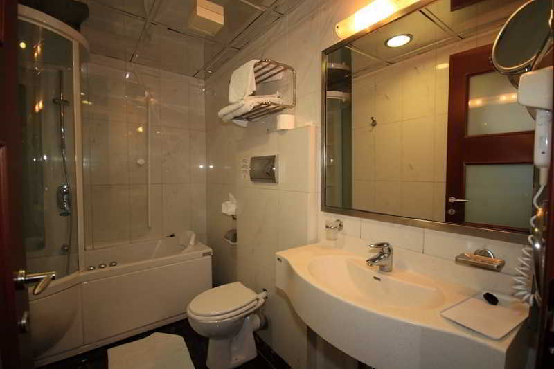 Hotel Acropol ปาร์กา ภายนอก รูปภาพ